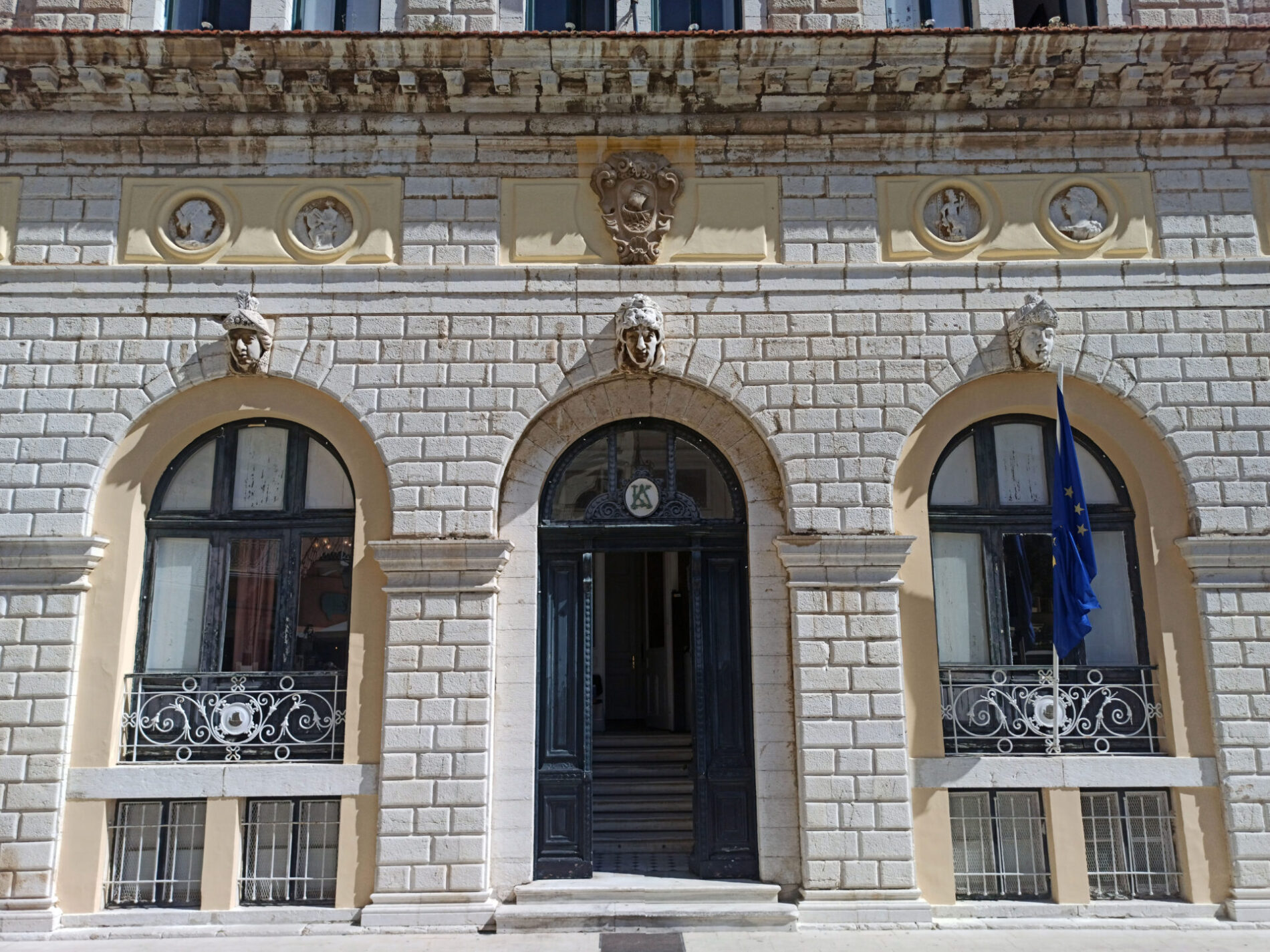 Book your wedding day in Corfu Town Hall